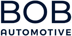 Logo von BOB Automobile und TCB Automobile, bestehend aus einem blauen Rechteck mit den Buchstaben BOB und einem grauen Kreis mit dem Toyota-Logo sowie den Wörtern TCB Automobile darunter